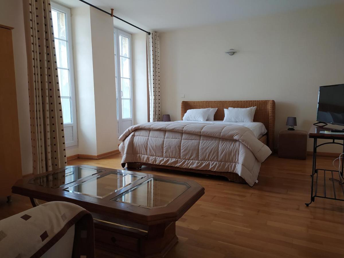 Hotel Bellevue Puy-lʼÉvêque 外观 照片